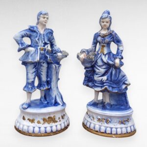 Capodimonte porcelianinių figūrėlių pora