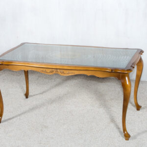 Šviesus staliukas su stiklu ir ratanu