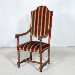 Senovinis dryžuoto gobeleno krėslas