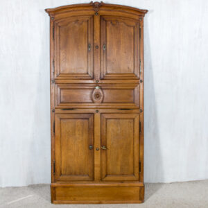 Senovinės šviesios sieninės durys