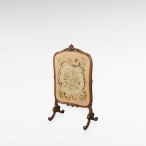 Louis stiliaus židinio uždanga