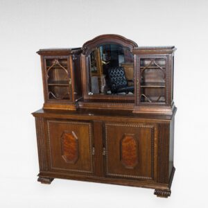 Ąžuolinis bufetas su veidrodžiu