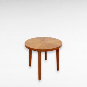 Vintažinis apvalus kavos staliukas