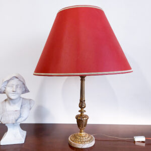 Prancūziškas stalo šviestuvas su marmuru