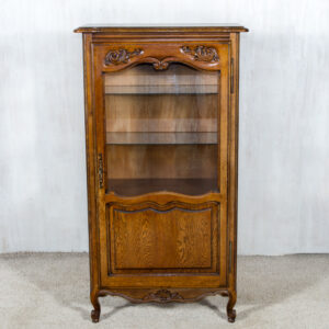 Vitrina Louis stiliaus